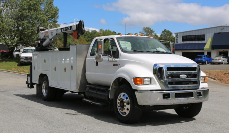 2007 Ford F750 Extended Cab Mechanics Truck, 14′ STI Service Body, 11k Tiger Crane, Compressor, Drawers, Under CDL, 240k Miles full