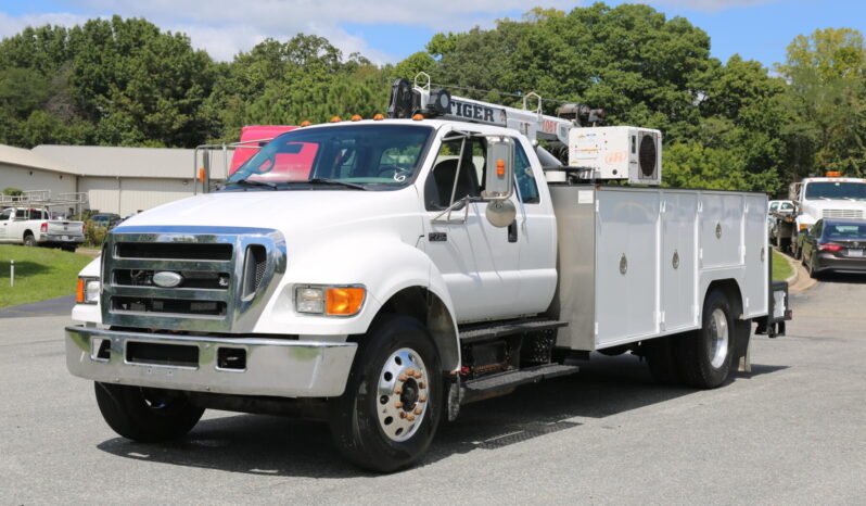 2007 Ford F750 Extended Cab Mechanics Truck, 14′ STI Service Body, 11k Tiger Crane, Compressor, Drawers, Under CDL, 240k Miles full