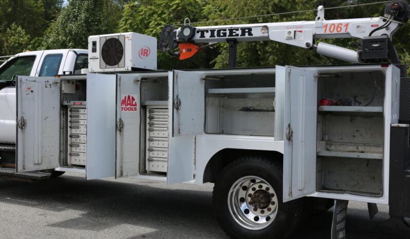 2007 Ford F750 Extended Cab Mechanics Truck, 14′ STI Service Body, 11k Tiger Crane, Compressor, Drawers, Under CDL, 240k Miles full