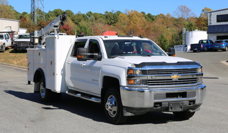 2016 Chevrolet 3500HD, Adkins Service Body, 4WD, Duramax Diesel, Crew Cab, 3203 AutoCrane, Drawers, 201k Miles full