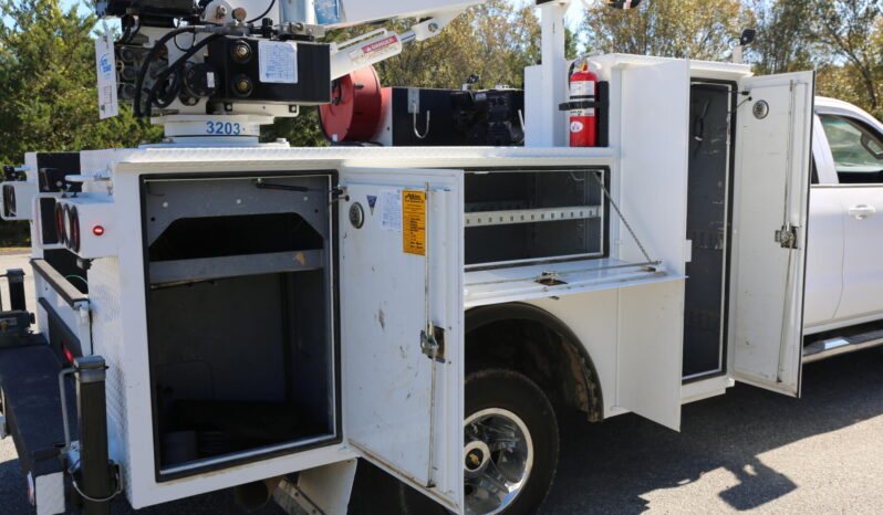 2016 Chevrolet 3500HD, Adkins Service Body, 4WD, Duramax Diesel, Crew Cab, 3203 AutoCrane, Drawers, 201k Miles full