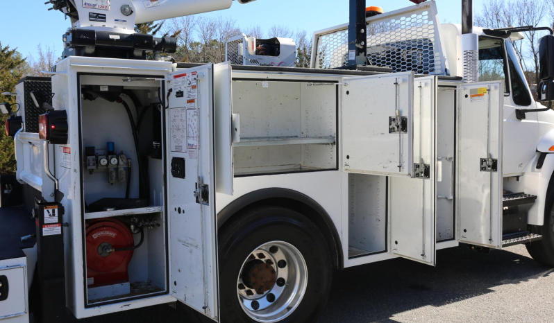 2018 International 4400, Cummins Diesel, Air Ride Rear, 12621 Crane, 222k Miles, Under CDL, Allison Auto, Mechanics Truck full